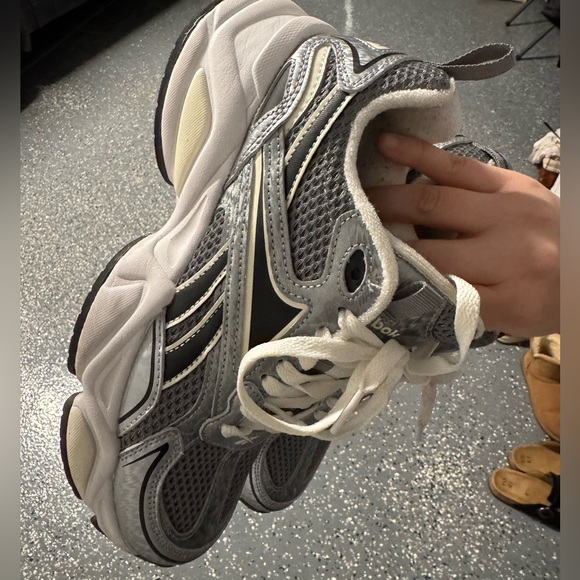 Reebok Silver Women's Sneakers - Picture 5 of 5